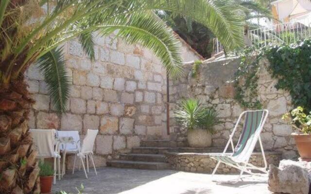 Apartments Kaštel