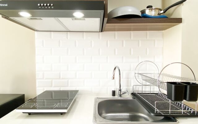 Modern Studio at LRT City Jatibening Apartment