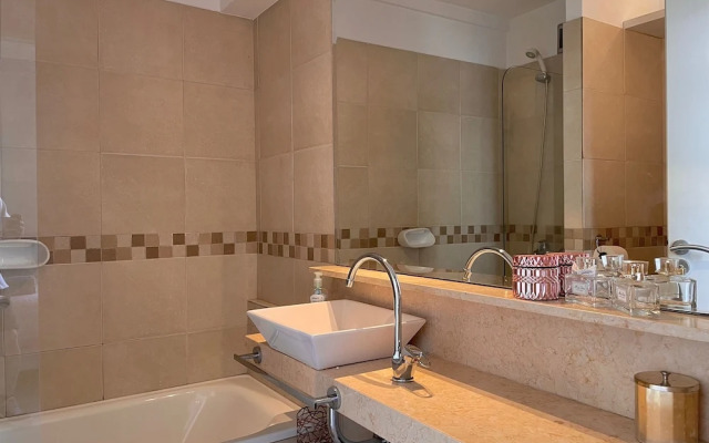 Suite Moderno con Piscina