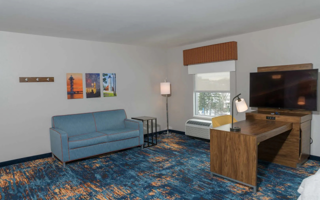 Hampton Inn & Suites Erie Bayfront