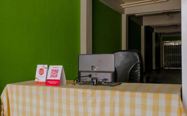 OYO 1979 Alif Family Residence