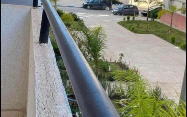 Appartement Moderne o6 3 7 7o 23 36