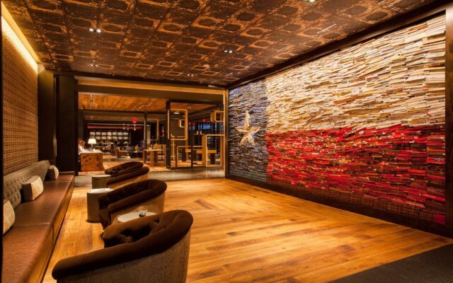 The George, by Valencia Hotel Collection
