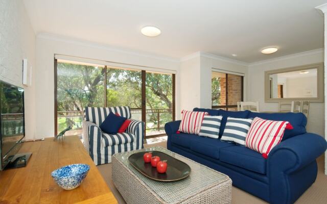 Nicholli, Bay Parklands, Unit 35/2 Gowrie Avenue