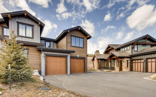 River Song At The Shores