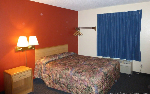 Norwood Inn and Suites - Roseville