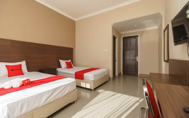 RedDoorz Near Pantai Berkas Bengkulu