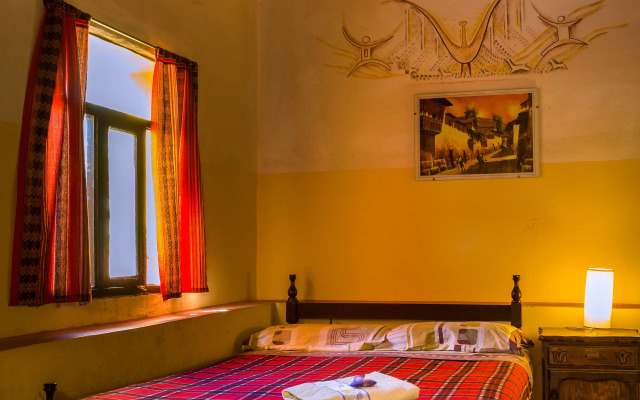 Waira Hostel-Camping