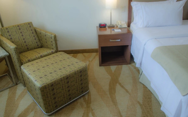 Holiday Inn Express and Suites Celaya
