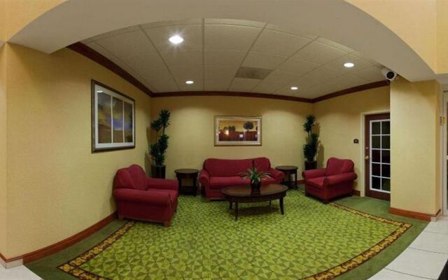 Holiday Inn Express Hotel & Suites St. Petersburg North (I-275)
