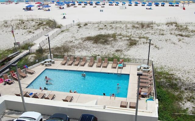 Island Winds East 409 condo