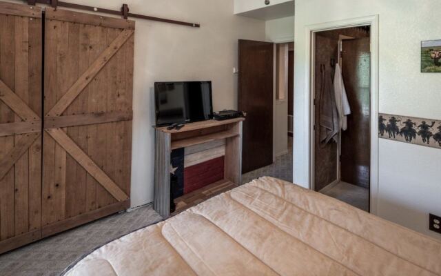 204 Whispering Bluff