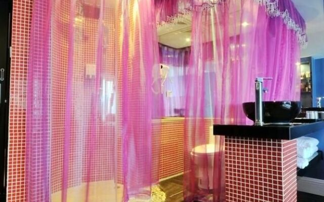 Chongqing Answer To Riddle Theme Hotel