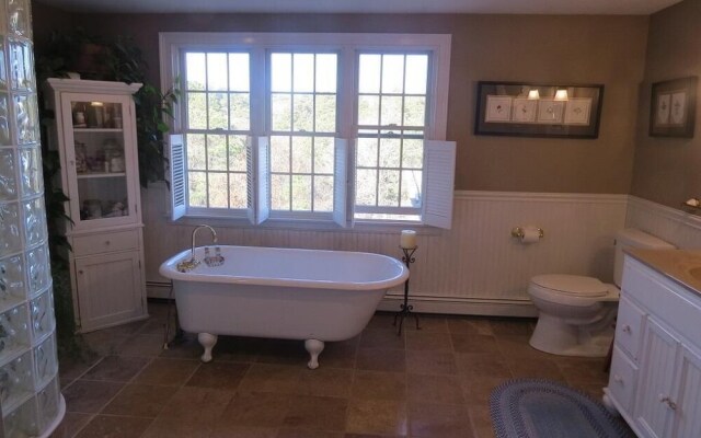 76 Indian Hill Road North - Three Bedroom House