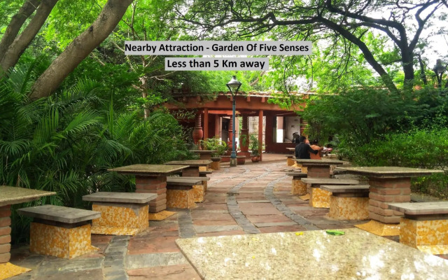 OYO 85984 Hotel Happy Spring