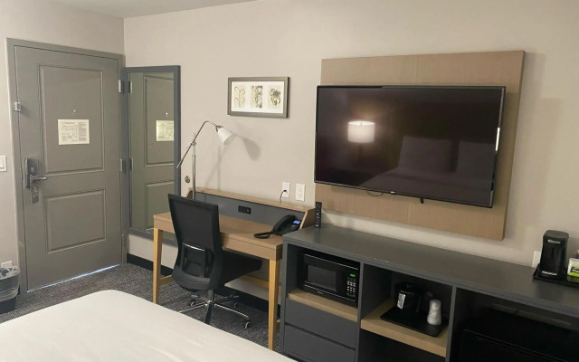 Country Inn & Suites by Radisson, Vallejo Napa Valley, CA