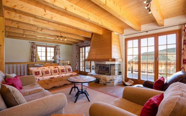 Grand Swiss Chalet for 10 Near Skilift