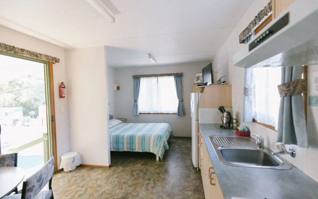 Wonboyn Cabins & Caravan Park