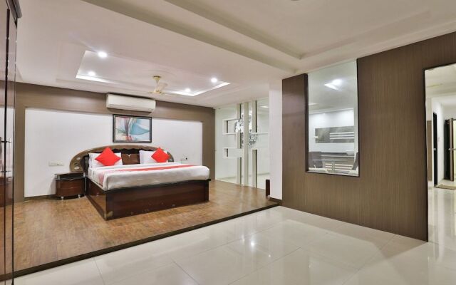 Oyo 2494 Hotel Shree Plaza