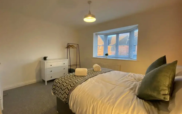 Host Stay Bluebell Close
