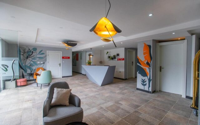 Vibes Hotel & Spa