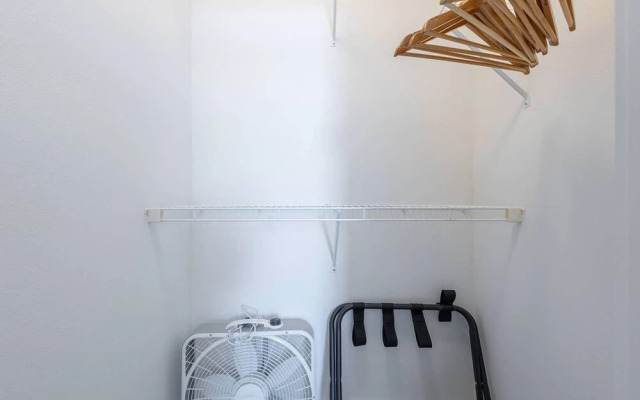 FRONTDESK NoHo Flats at North Hyde Park Apts Tampa