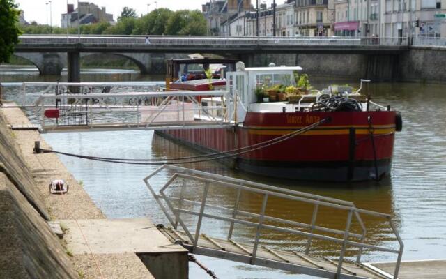 Péniche Santez Anna