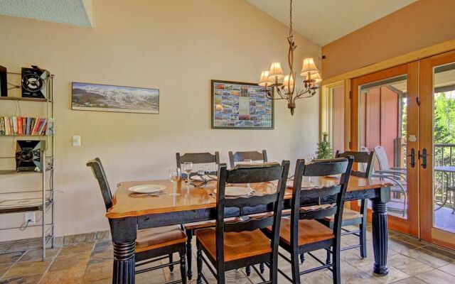 Sawmill 316 2 Br condo by RedAwning