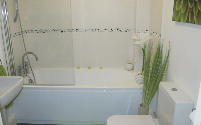 Flat 3 Seabreeze