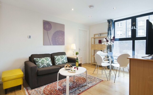 Cosy Point West Cromwell Road Apartment - SRG