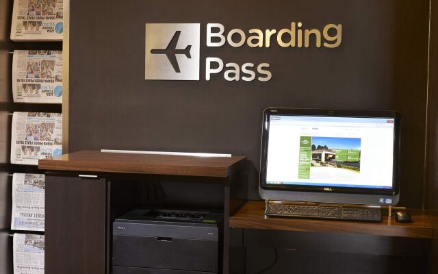 Courtyard Toledo Airport Holland