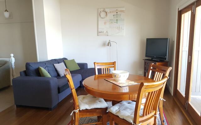 Newcastle Terraces & Apartments - Vista Apartment