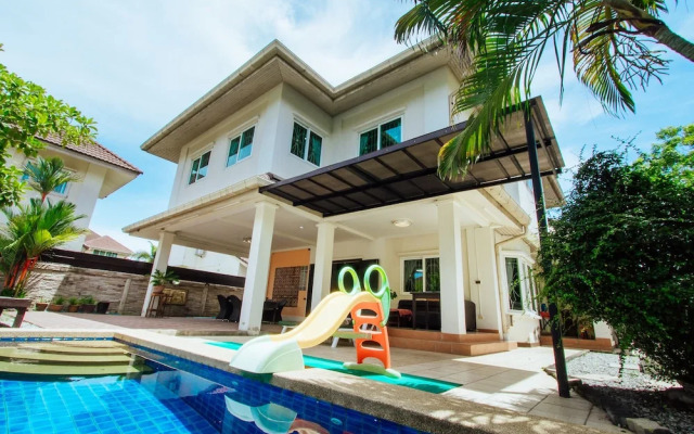 Private Residence Hosted by Sasithorn