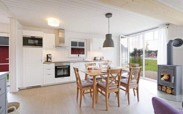 Awesome Home in Zerpenschleuse With 2 Bedrooms and Wifi