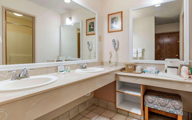 Quality Inn & Suites Canon City