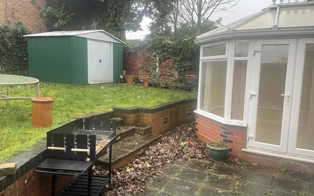 4 Bed Comfy House in Birmingham