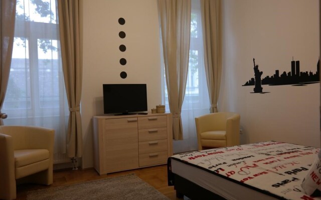 Mester Apartment I.