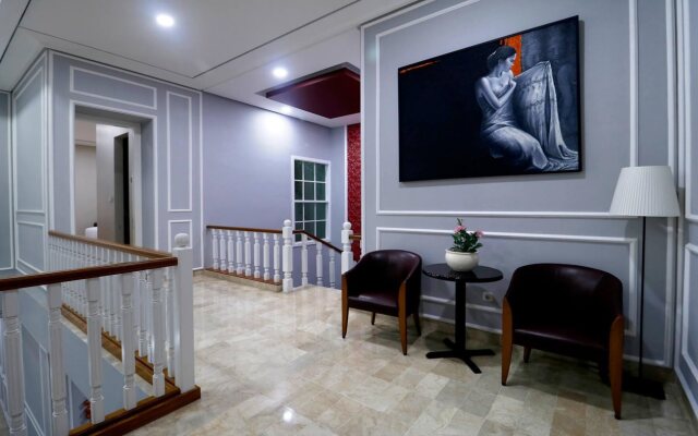 RedDoorz Premium near RS Pondok Indah