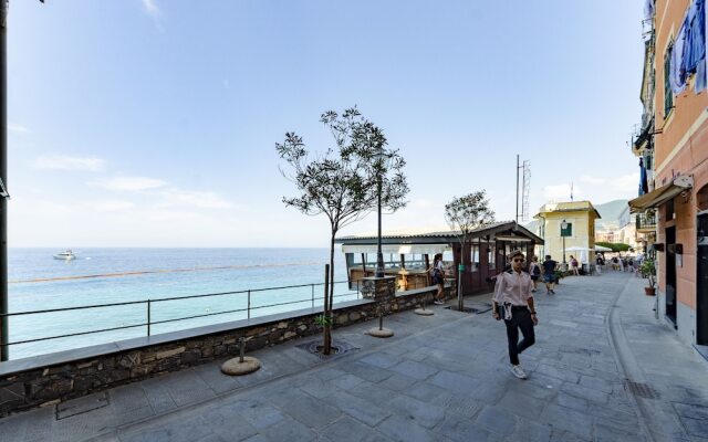 JOIVY Flat By The Sea Promenade