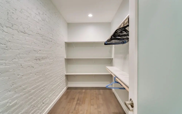 Walk to Downtown: Cozy Lenoir Apartment!