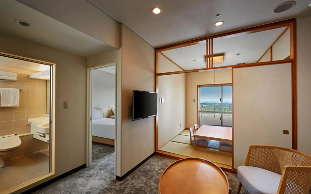 ANA Crowne Plaza Resort Okinawa Uruma Hills by IHG