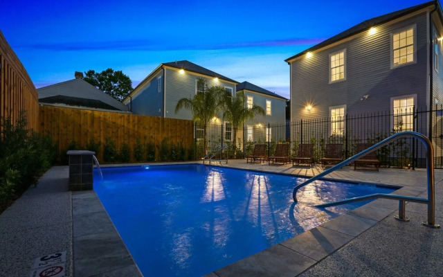 5 Bedroom Apartment near French Quarter by Hosteeva