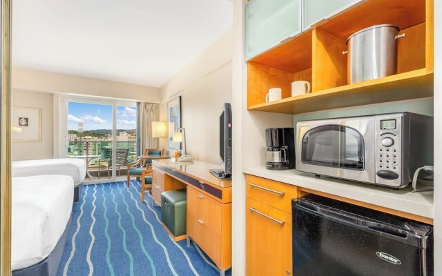 Castle at Ala Moana Hotel