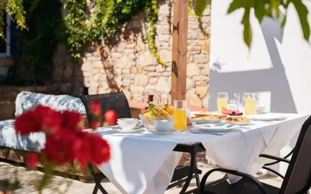 Philyra hotel