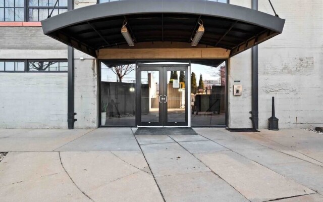 Stunning Architect Loft by Cozysuites