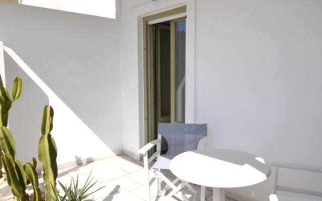 Artemis Hotel