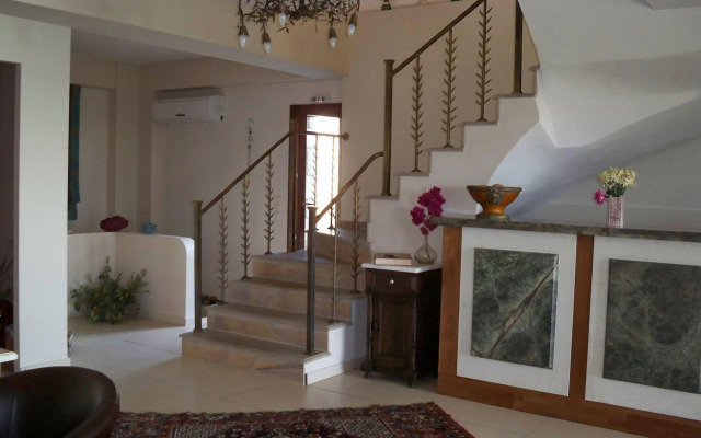 Porto Mani Suites