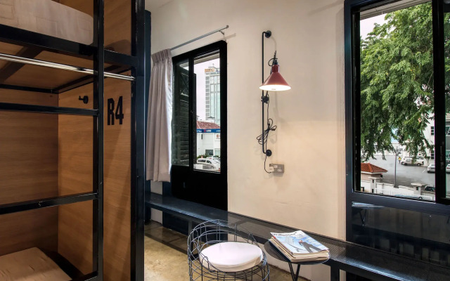 The Brownstone Hostel & Space
