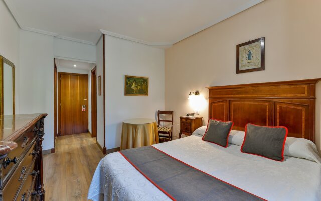 Hotel Santillana