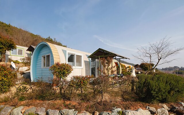 Yeosu Tirol Pension